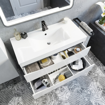 CLO10W1i95_photo_interior_02