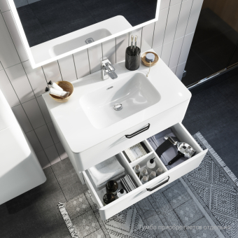 0106000i28_photo_interior_01