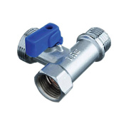 Кран шаровой TRm (TeRma 33710), трехходовой 1/2"ВР x 3/4"НР x 1/2"НР, ручка флажок